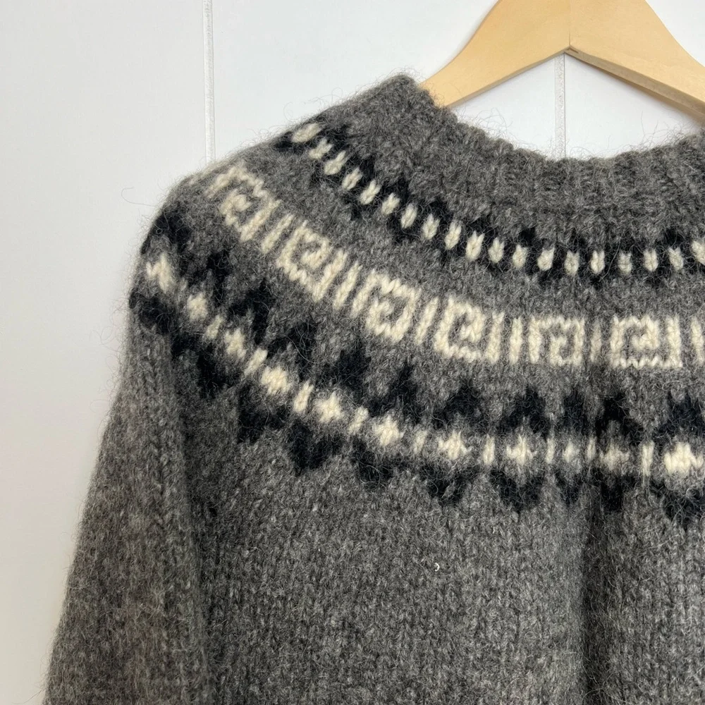 VINTAGE | Wool Sweater - Picture 2 of 8